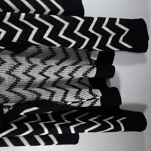 WISHLIST BLACK/ WHITE CHEVRIN SWEATER SZ XL - Picture 3 of 14